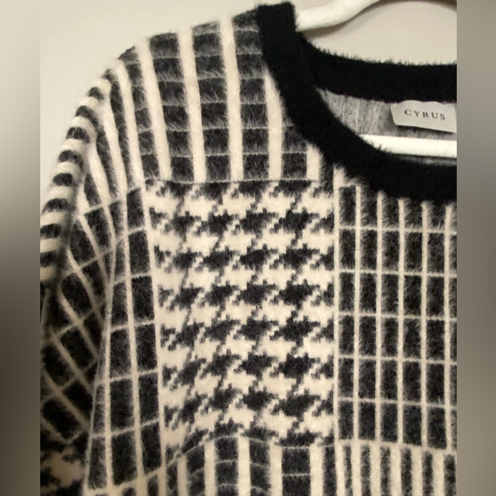 Cyrus Black and Cream Geometric Women's Sweater - Picture 3 of 5
